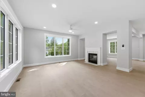 Living - 77 Spring Rd, Malvern, PA 19355 photo 7 of 11