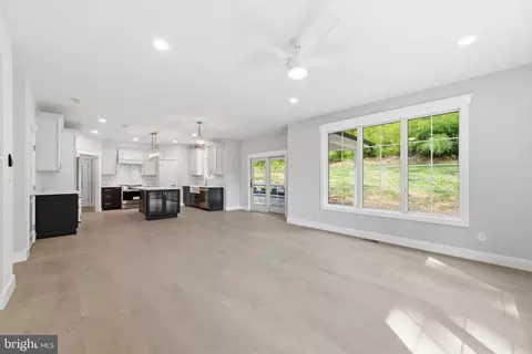 Living - 77 Spring Rd, Malvern, PA 19355 photo 9 of 11