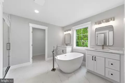 Bath - 77 Spring Rd, Malvern, PA 19355 photo 1 of 5
