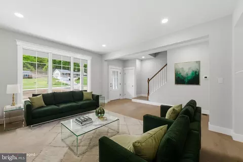 Living - 77 Spring Rd, Malvern, PA 19355 photo 5 of 11