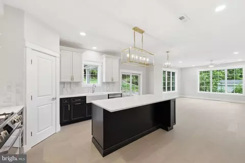 Entry Way - 77 Spring Rd, Malvern, PA 19355 photo 5 of 14