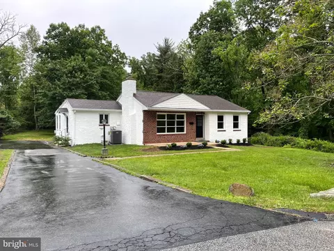 10 Yorktown Ave, West Chester, PA 19382