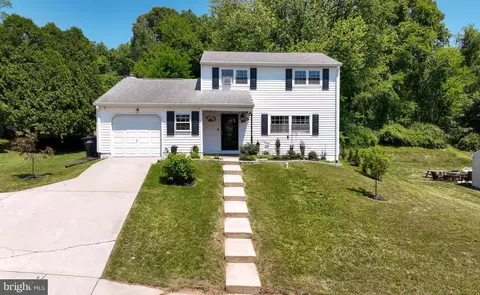 301 Dulles Dr, Coatesville, PA 19320