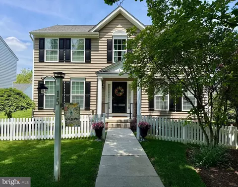 15 Blue Bird Ln, Cochranville, PA 19330
