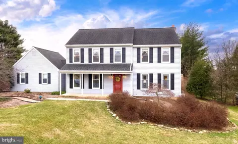 104 Heather Hill Dr, Downingtown, PA 19335