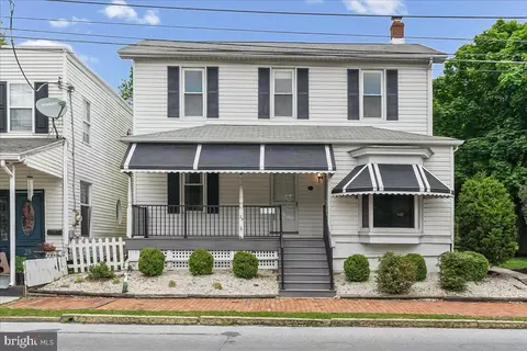25 S 5th St, Oxford, PA 19363