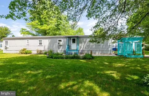 319 Grubb Dr, Elverson, PA 19520
