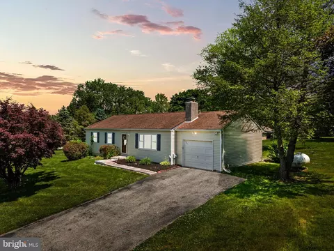 114 Westmoreland Dr, Coatesville, PA 19320