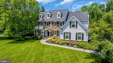 1734 Chantilly Ln, Chester Springs, PA 19425
