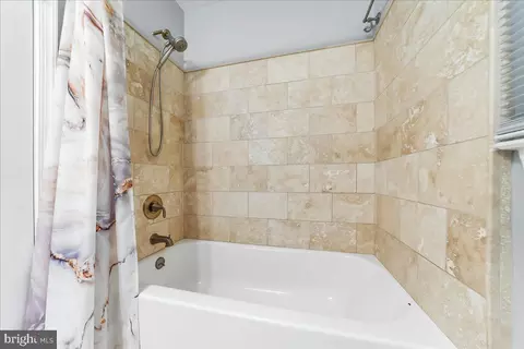 Bath - 686 Limehouse Rd, Wayne, PA 19087 photo 5 of 5