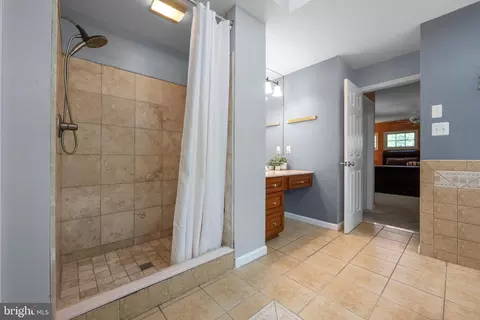 Entry Way - 686 Limehouse Rd, Wayne, PA 19087 photo 12 of 14