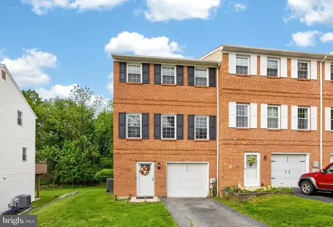 1616 S Coventry Ln, West Chester, PA 19382