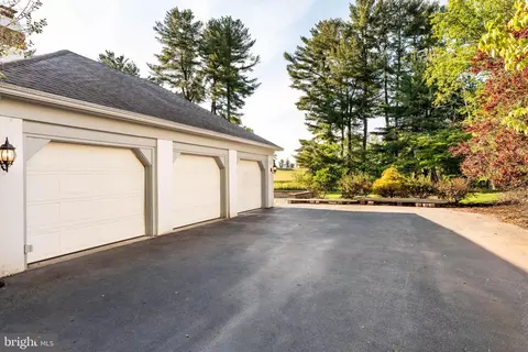 Exterior - 533 Gulph Rd, Wayne, PA 19087 photo 4 of 6