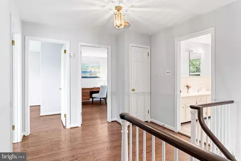 Entry Way - 533 Gulph Rd, Wayne, PA 19087 photo 3 of 6