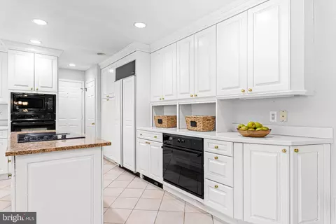 Kitchen - 533 Gulph Rd, Wayne, PA 19087 photo 2 of 5