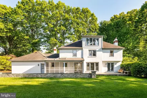 Exterior - 533 Gulph Rd, Wayne, PA 19087 photo 2 of 6