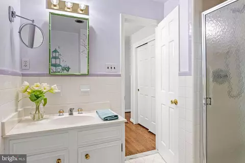 Bath - 533 Gulph Rd, Wayne, PA 19087 photo 3 of 4