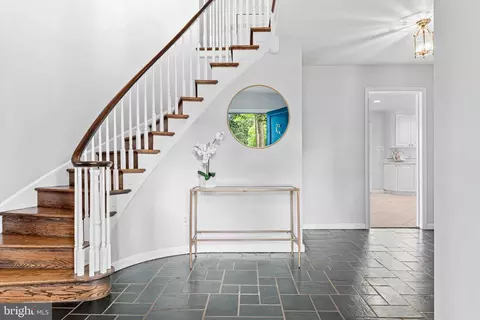 Entry Way - 533 Gulph Rd, Wayne, PA 19087 photo 2 of 6