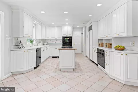 Kitchen - 533 Gulph Rd, Wayne, PA 19087 photo 5 of 5