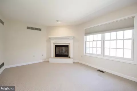 Living - 224 Cambridge Chase, Exton, PA 19341 photo 4 of 5