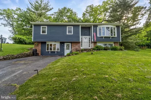 816 Spring City Rd, Phoenixville, PA 19460