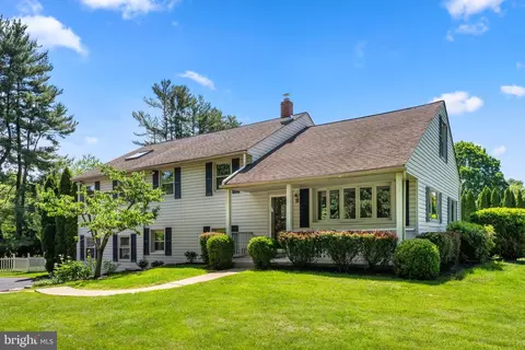 1434 Sugartown Rd, Berwyn, PA 19312