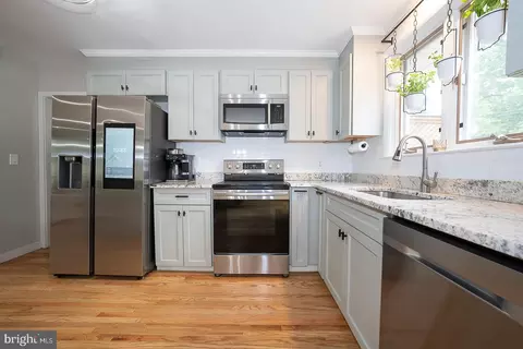 Kitchen - 675 Wallace Dr, Wayne, PA 19087 photo 3 of 6