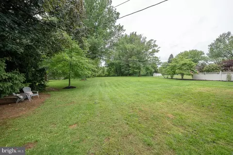 Exterior - 675 Wallace Dr, Wayne, PA 19087 photo 5 of 7