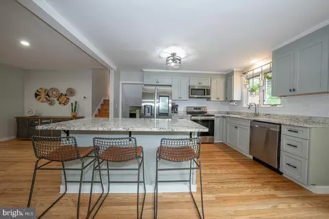 Kitchen - 675 Wallace Dr, Wayne, PA 19087 photo 5 of 6