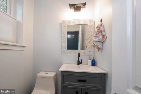 Bath - 675 Wallace Dr, Wayne, PA 19087 photo 4 of 4
