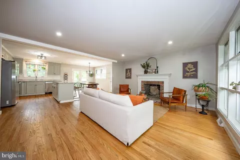 Living - 675 Wallace Dr, Wayne, PA 19087 photo 1 of 6