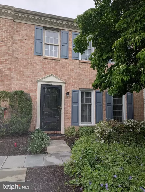 206 Tinker Dr, Chester Springs, PA 19425