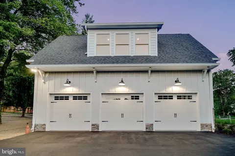 Exterior - 1343 Thomas Rd, Wayne, PA 19087 photo 16 of 22
