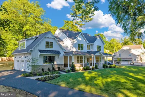 Exterior - 1343 Thomas Rd, Wayne, PA 19087 photo 6 of 22