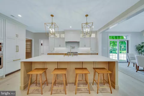 Kitchen - 1343 Thomas Rd, Wayne, PA 19087 photo 6 of 9