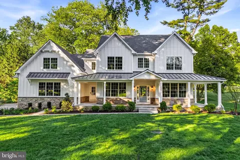 1343 Thomas Rd, Wayne, PA 19087
