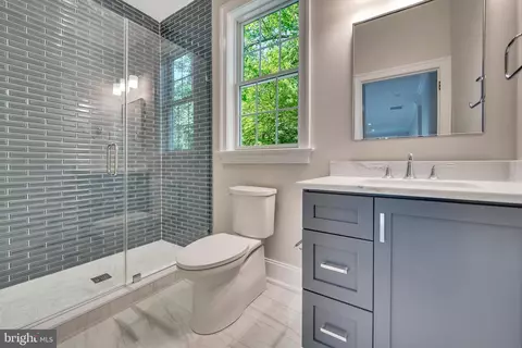 Bath - 1343 Thomas Rd, Wayne, PA 19087 photo 6 of 7