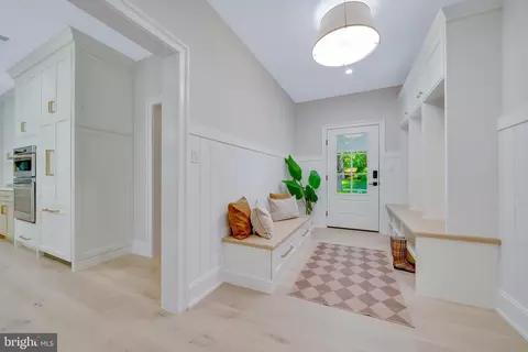Entry Way - 1343 Thomas Rd, Wayne, PA 19087 photo 11 of 21