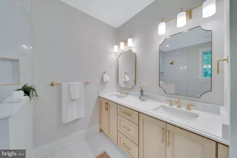 Bath - 1343 Thomas Rd, Wayne, PA 19087 photo 1 of 7