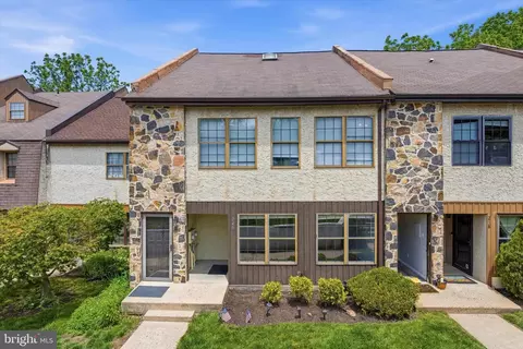 240 Smallwood Ct, West Chester, PA 19380