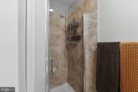 Bath - 46 Rampart Dr, Chesterbrook, PA 19087 photo 3 of 3