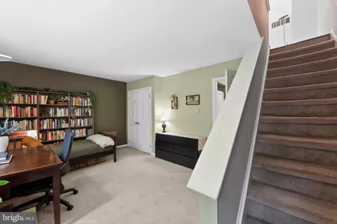Entry Way - 46 Rampart Dr, Chesterbrook, PA 19087 photo 4 of 5