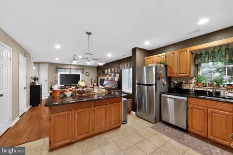 Kitchen - 46 Rampart Dr, Chesterbrook, PA 19087 photo 1 of 3