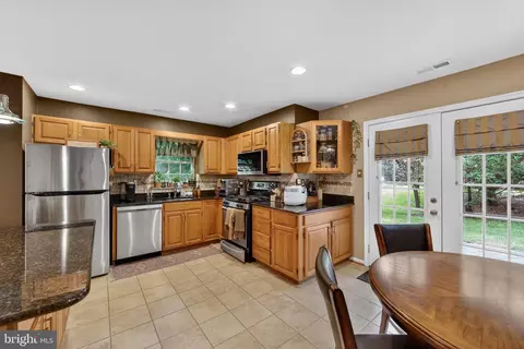 Kitchen - 46 Rampart Dr, Chesterbrook, PA 19087 photo 2 of 3