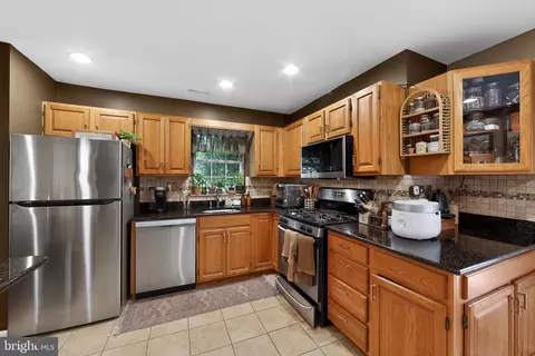 Kitchen - 46 Rampart Dr, Chesterbrook, PA 19087 photo 3 of 3