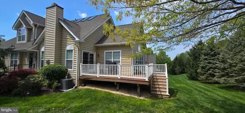 33 Sagewood Dr #12, Malvern, PA 19355