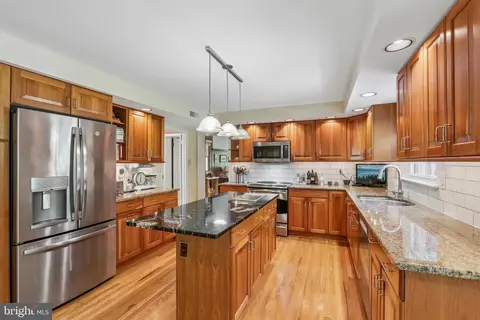 124 Ladderback Ln, Devon, PA 19333 photo 14