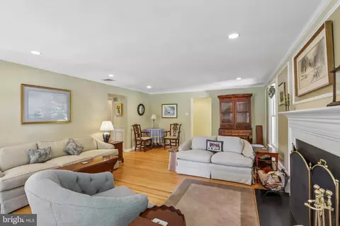 124 Ladderback Ln, Devon, PA 19333 photo 11