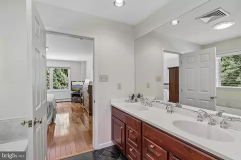 124 Ladderback Ln, Devon, PA 19333 photo 32