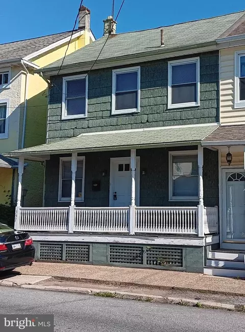 357 Emmett St, Phoenixville, PA 19460